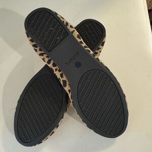 8.5W Leopard Rothy’s.